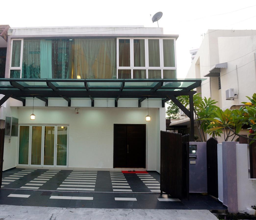 Gurney Luxe Inn George Town Exteriör bild