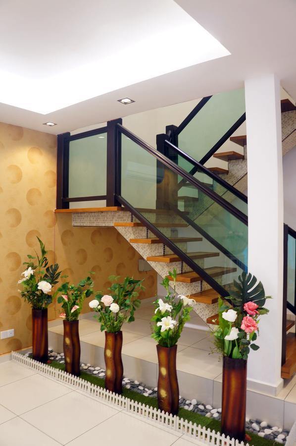 Gurney Luxe Inn George Town Exteriör bild